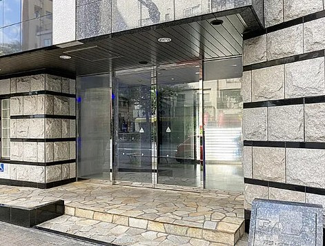 ガラ・グランディ西新宿のエントランス