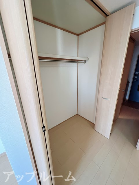 メゾングランデスの玄関