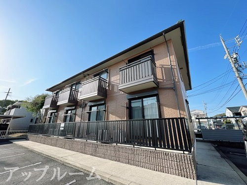 メゾングランデスの外観