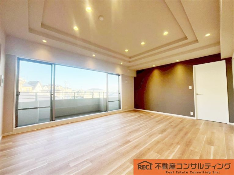 メゾン苦楽園桜町の居間・リビング