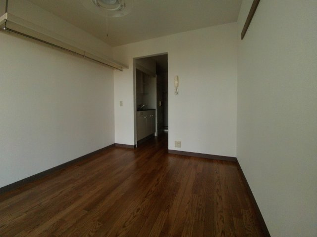 六甲ガーデンホームズの居間・リビング