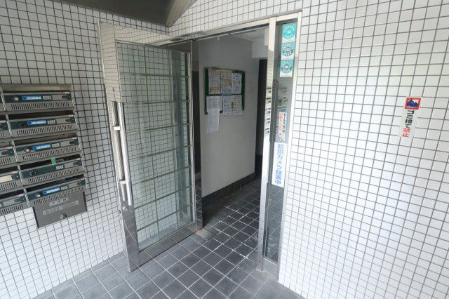 ドリーム東生駒のエントランス