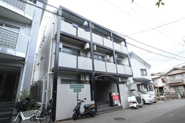 ドリーム東生駒の外観