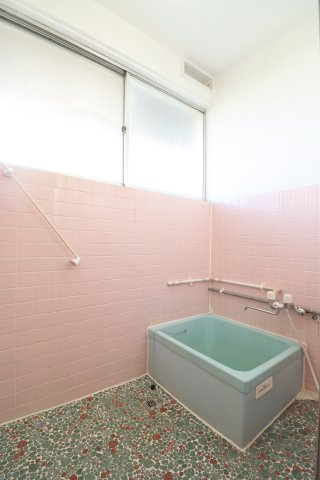 上野アパートの浴室