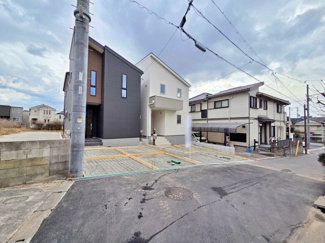 【前面道路含む現地写真】