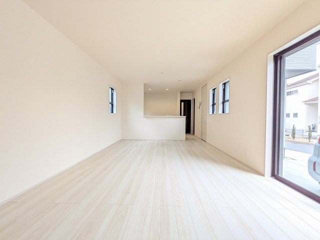 八王子市　泉町　新築一戸建て　９期の内装|～18.0帖の明るいく開放感のあるLDK、家族団欒の時間をお過ごしいただけます～