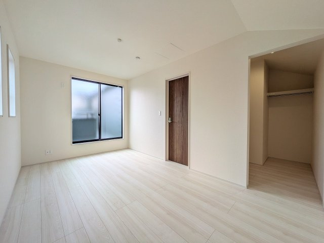 八王子市　泉町　新築一戸建て　９期の収納|～ウォークインクローゼットでお荷物がスッキリ収まります～