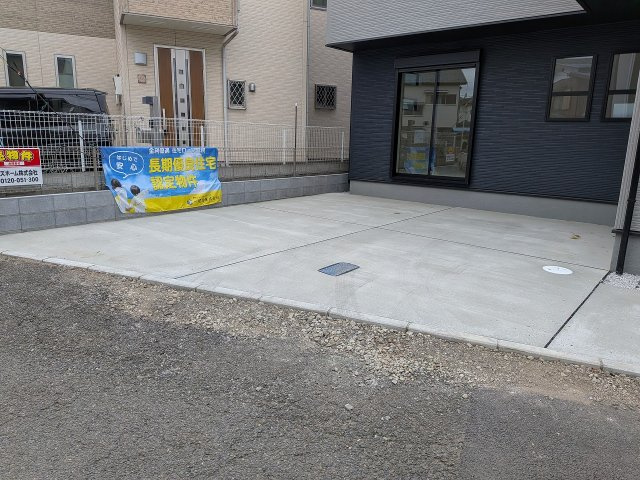 八王子市　泉町　新築一戸建て　９期の駐車場|～並列2台駐車可能カースペース～