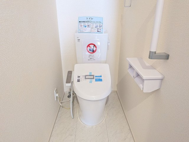 八王子市　泉町　新築一戸建て　９期のトイレ|～暖房温水洗浄機能付きトイレ　冬場は特に嬉しい機能ですね～