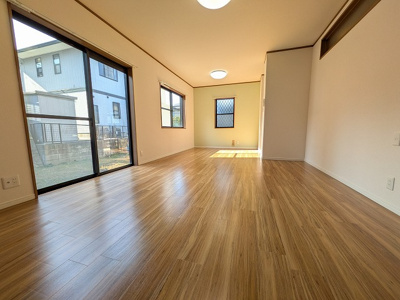 【居間・リビング】 | 星ヶ丘四丁目4番2号（C-2）