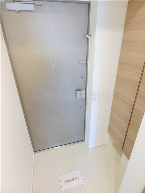 グラシアプレイス大森町の玄関