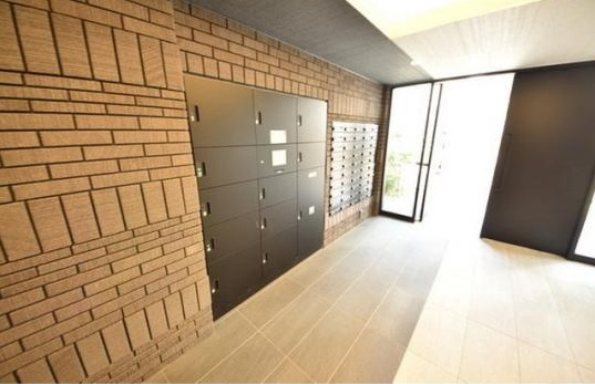 グラシアプレイス大森町のエントランス