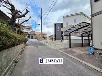 【前面道路含む現地写真】