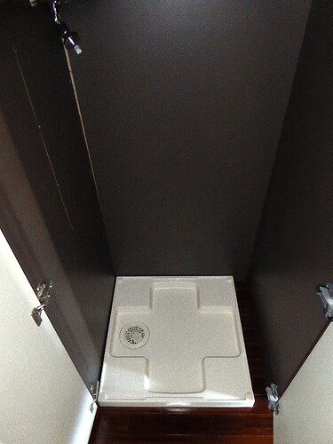 レジデンシャルステート白金の設備|室内洗濯機置場　※2019年2月撮影