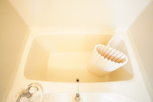 メゾンフェミニ富雄の浴室