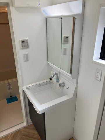 コンフォシード東坂下の洗面所