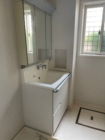 宇都宮市西川田町の独立洗面台