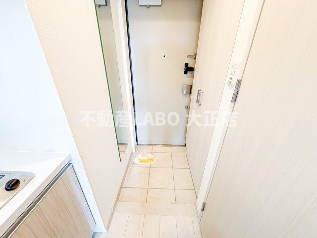 アドバンス難波南ワイズの玄関