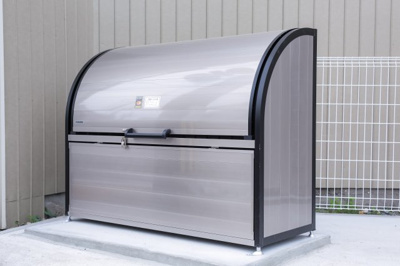 【玄関】 | Calm戸畑 | ゴミ置き場がございますので安心です♪