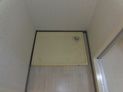 【設備】 | ホワイトハイツカドタ | 室内洗濯機置き場です。