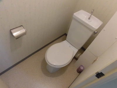 【トイレ】 | ホワイトハイツカドタ | 清潔感のあるトイレです。