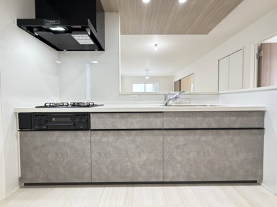 【キッチン】 | 南城市知念海野（全2棟）ラスト2号棟 | 2号棟　使いやすいシステムキッチン♪