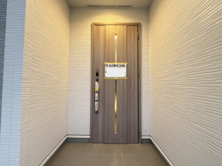 【玄関】 | 南城市知念海野（全2棟）ラスト2号棟 | 2号棟　スマートキー付き♪