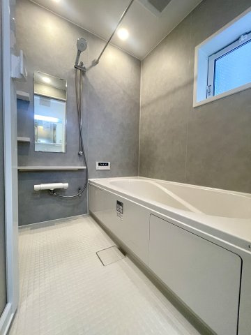 練馬区南大泉1丁目　太陽光パネル設置　こだわり省エネ邸宅の浴室