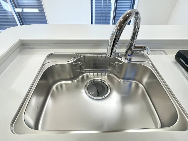 練馬区南大泉1丁目　太陽光パネル設置　こだわり省エネ邸宅のキッチン