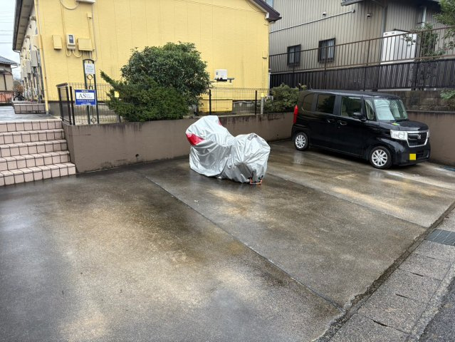 フェリス住吉の駐車場