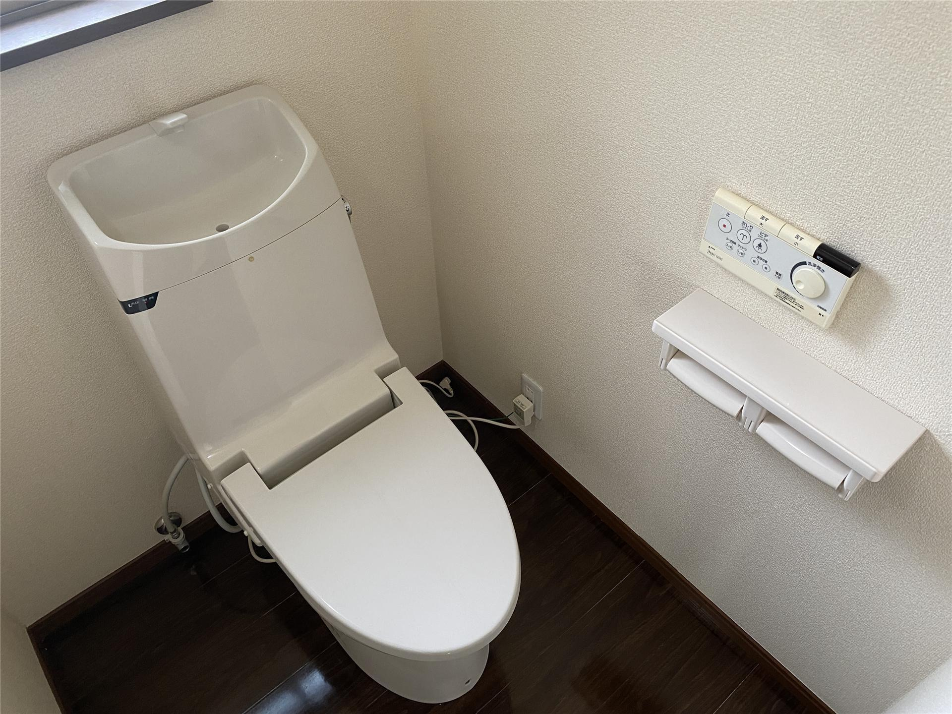 旭南１丁目貸家のトイレ|温水洗浄便座