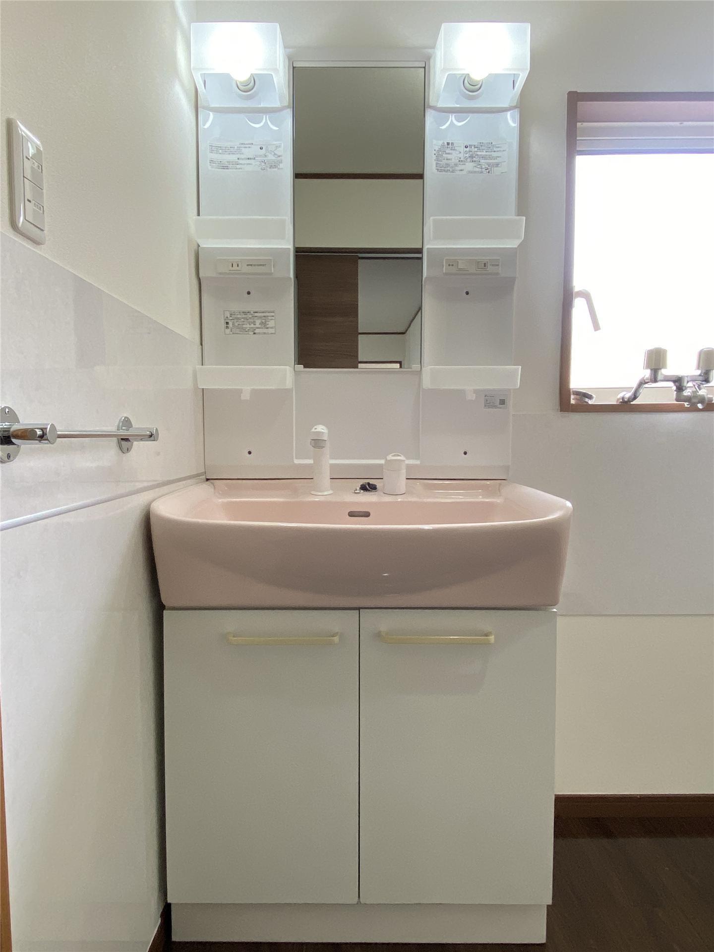 旭南１丁目貸家の洗面所|洗髪洗面化粧台