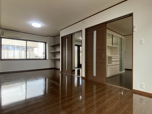 旭南１丁目貸家の洋室|洋室12帖