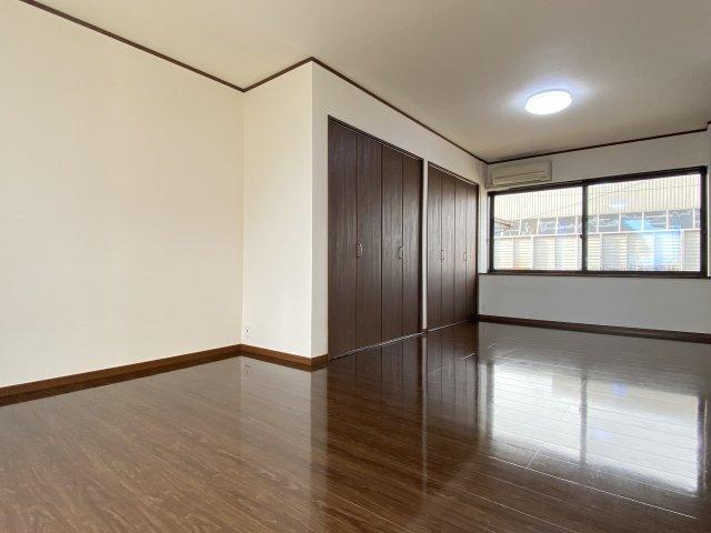 旭南１丁目貸家の洋室|洋室12帖