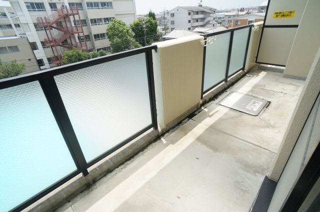 コスモカウンティⅡのバルコニー|参考、同建物・反転間取りの号室