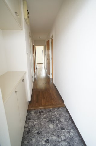 コスモカウンティⅡの玄関|参考、同建物・反転間取りの号室