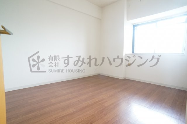 コスモカウンティⅡの寝室|参考、同建物・反転間取りの号室