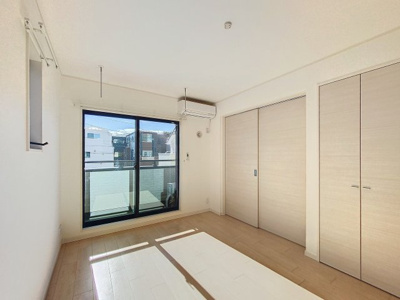 【居間・リビング】 | GlowHomes溝の口 | ※同建物ほかのお部屋の写真です。