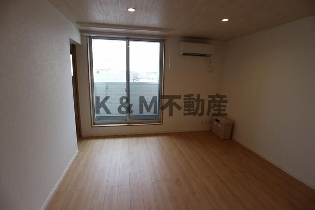 ＲＥＧＡＬＥＳＴ　豊四季駅前の居間・リビング|ゆったりとしたリビングです