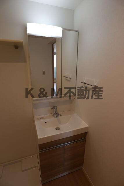 ＲＥＧＡＬＥＳＴ　豊四季駅前の洗面所|コンパクトで使いやすい洗面所