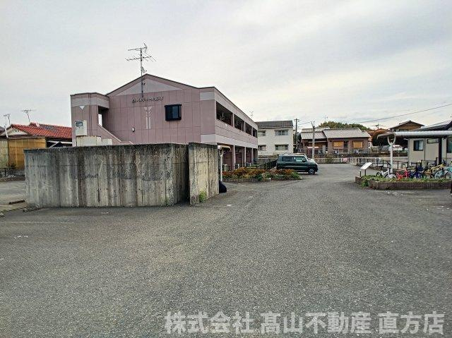 パルティール新入Ⅱの駐車場