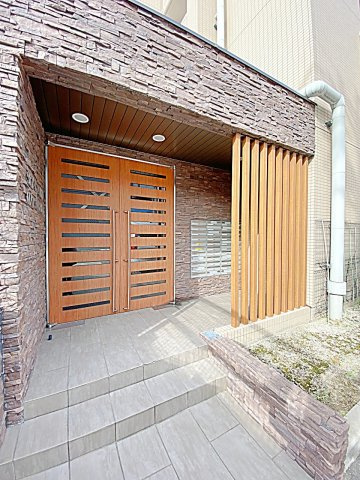 スカイコート松原のエントランス