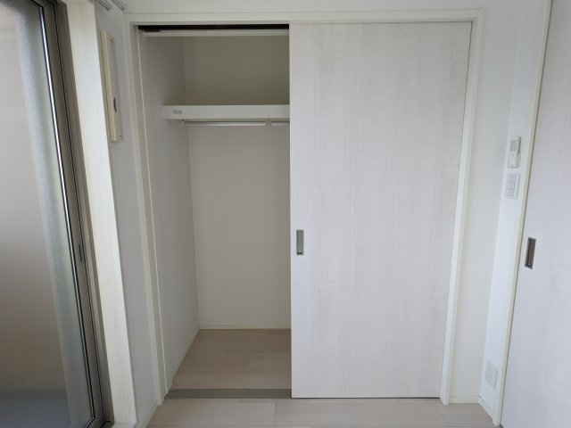エトワール大曽根の収納|301号室クローゼット