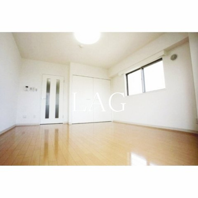 【居間・リビング】 | ラ・エテルノ菊川 | 洋室のお部屋です。