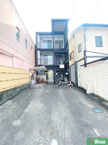 グローバルレジデンスの駐車場