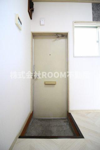 コーポ五月の玄関|ゆったりとした玄関です