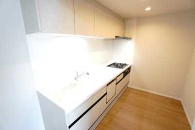 【キッチン】 | 【上質リノベ】ファミール江波公園リバーサイド弐番館 | 室内（2026年3月8日11：00頃）撮影