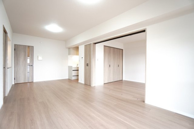 【居間・リビング】 | 【上質リノベ】ファミール江波公園リバーサイド弐番館 | 室内（2026年3月8日11：00頃）撮影