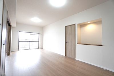 【居間・リビング】 | 【上質リノベ】ファミール江波公園リバーサイド弐番館 | 室内（2026年3月8日11：00頃）撮影