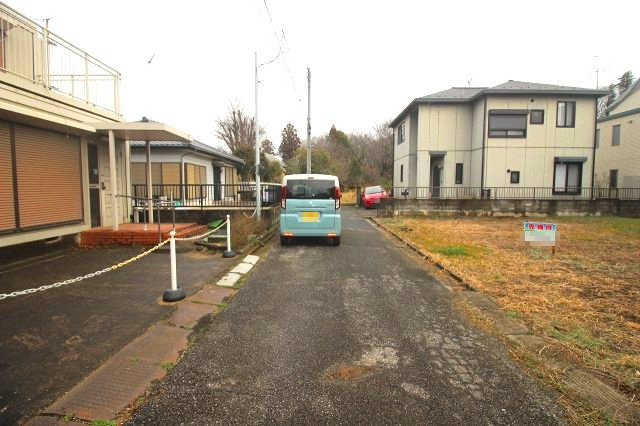 野木町南赤塚の前面道路含む現地写真|北側道路（2026年3月撮影）
